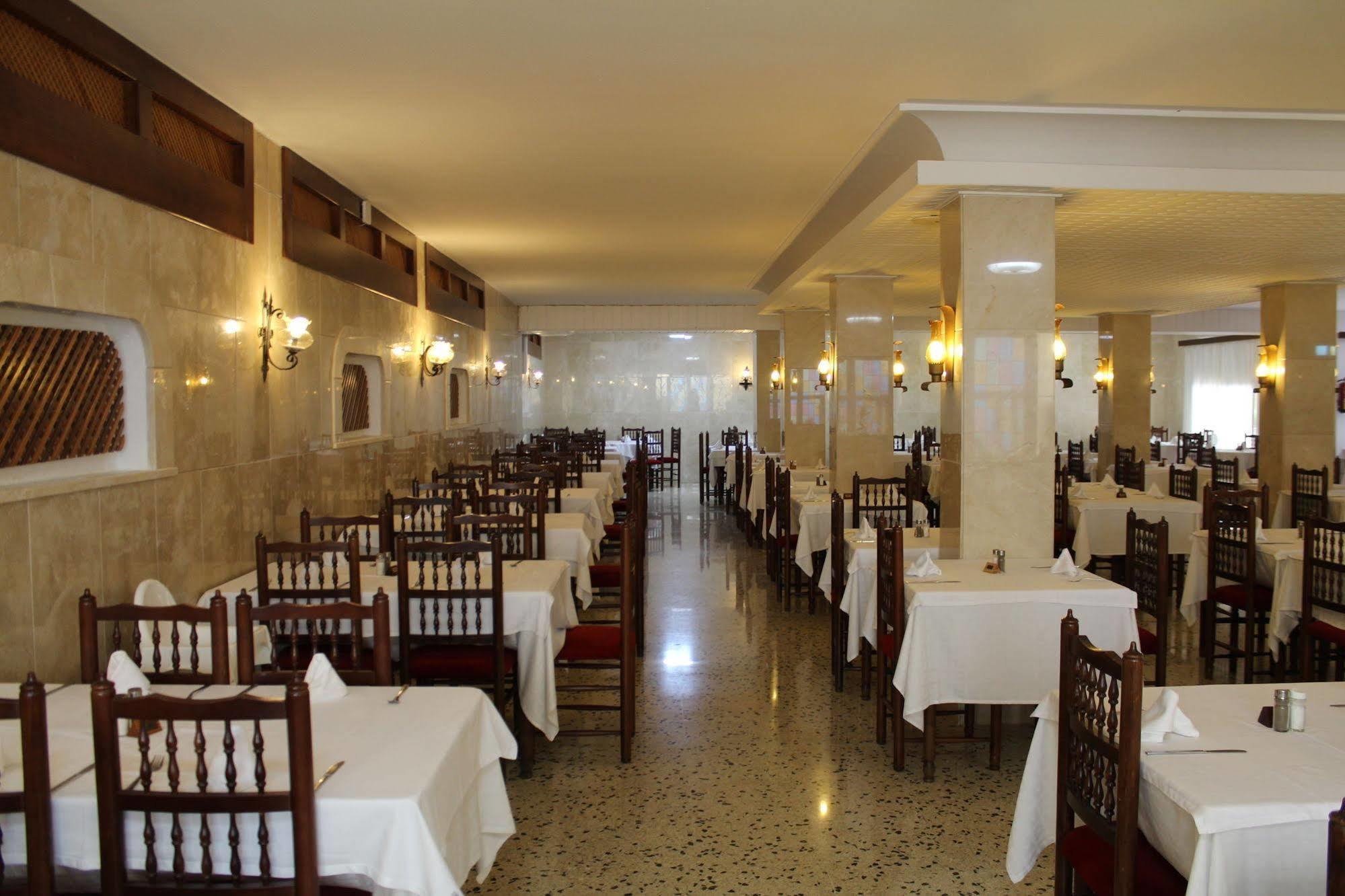 R2 Veronica Hotell